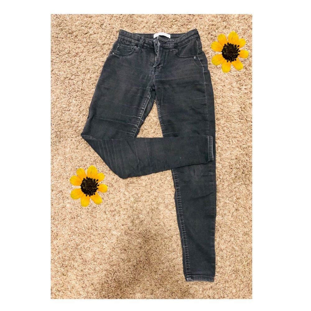 Beautiful Jeans Bershka, conforms to the body, comfortable and classic.